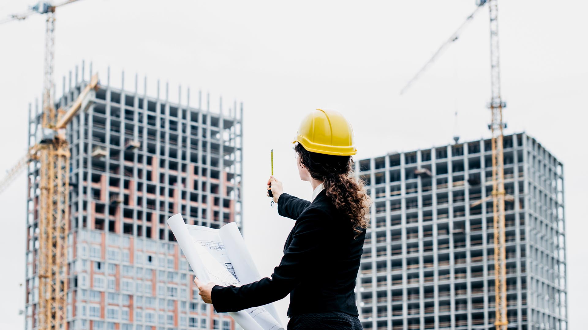 Le donne nel settore dell'edilizia: costruire fondamenta e rompere le barriere